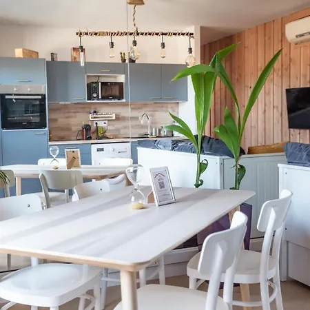 Frenchyhomes☆t2terrasse☆centreville☆plage☆wifi * Ла-Тест-де-Бюш